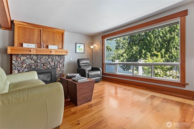 482 W Lake Samish Drive, Bellingham, WA 98229