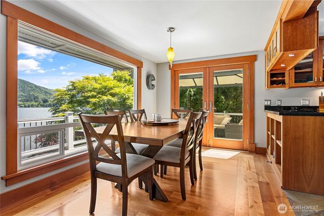 482 W Lake Samish Drive, Bellingham, WA 98229