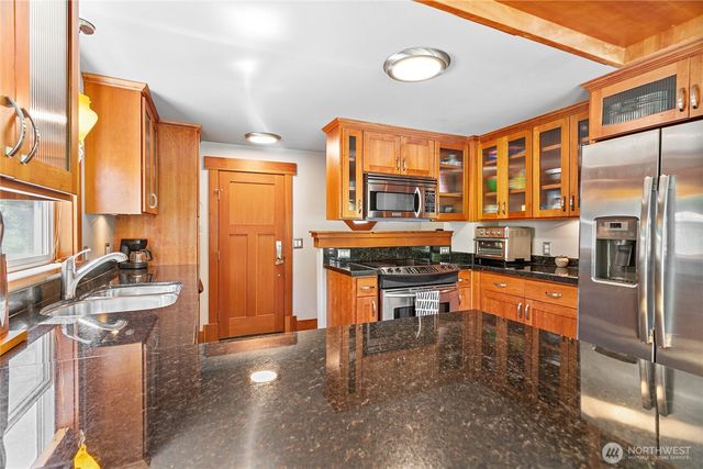 482 W Lake Samish Drive, Bellingham, WA 98229