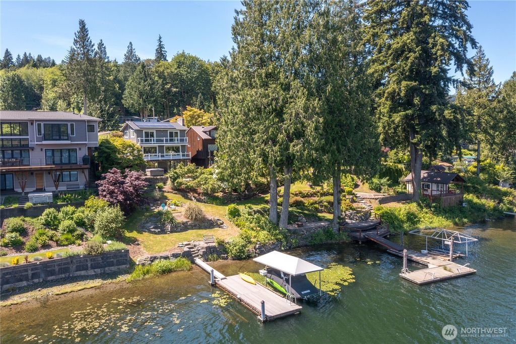 482 W Lake Samish Drive, Bellingham, WA 98229