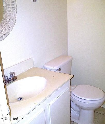 836 Riverview Drive, 17, Jackson, MS 39202