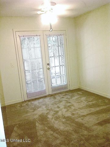 836 Riverview Drive, 17, Jackson, MS 39202
