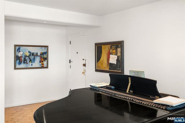 8800 Boulevard East 005E, North Bergen, NJ 07047