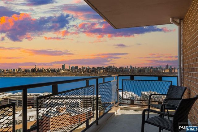 8800 Boulevard East 005E, North Bergen, NJ 07047