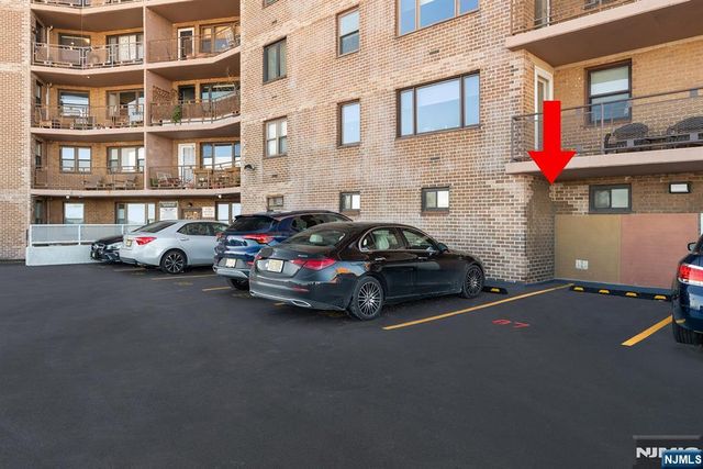 8800 Boulevard East 005E, North Bergen, NJ 07047