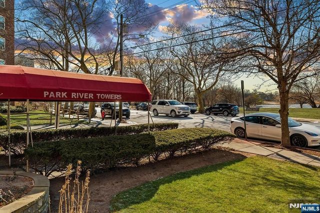 8800 Boulevard East 005E, North Bergen, NJ 07047