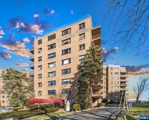 8800 Boulevard East 005E, North Bergen, NJ 07047