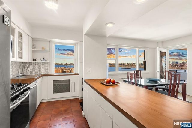 8800 Boulevard East 005E, North Bergen, NJ 07047