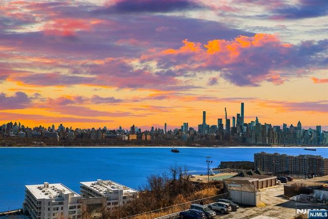 8800 Boulevard East 005E, North Bergen, NJ 07047