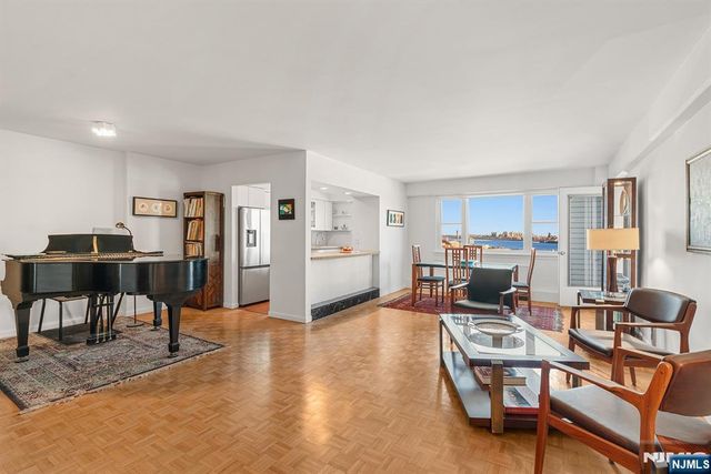 8800 Boulevard East 005E, North Bergen, NJ 07047