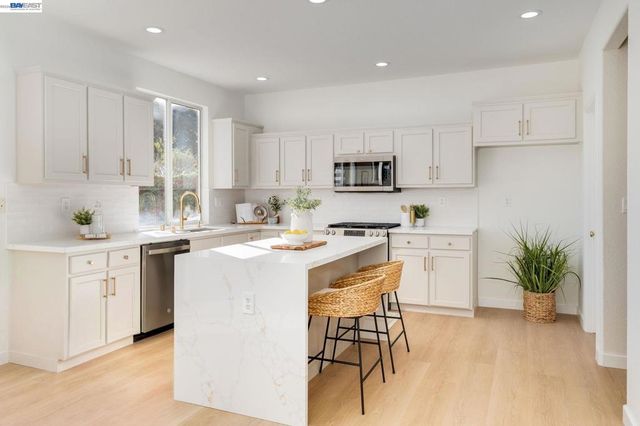 25781 Durrwood Ct, Castro Valley, CA 94552