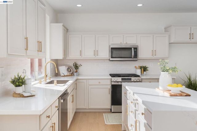 25781 Durrwood Ct, Castro Valley, CA 94552