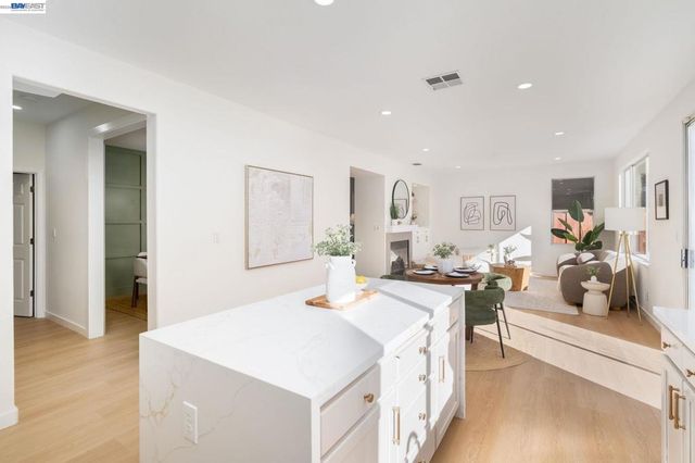 25781 Durrwood Ct, Castro Valley, CA 94552