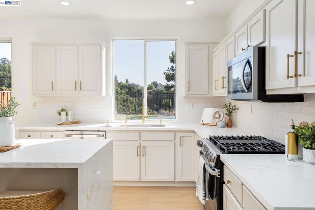 25781 Durrwood Ct, Castro Valley, CA 94552