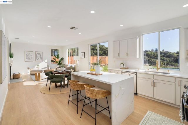 25781 Durrwood Ct, Castro Valley, CA 94552