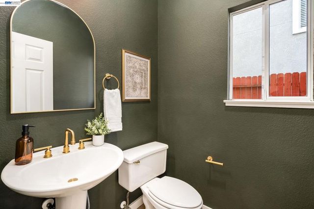 25781 Durrwood Ct, Castro Valley, CA 94552
