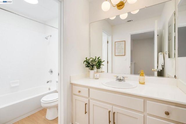 25781 Durrwood Ct, Castro Valley, CA 94552