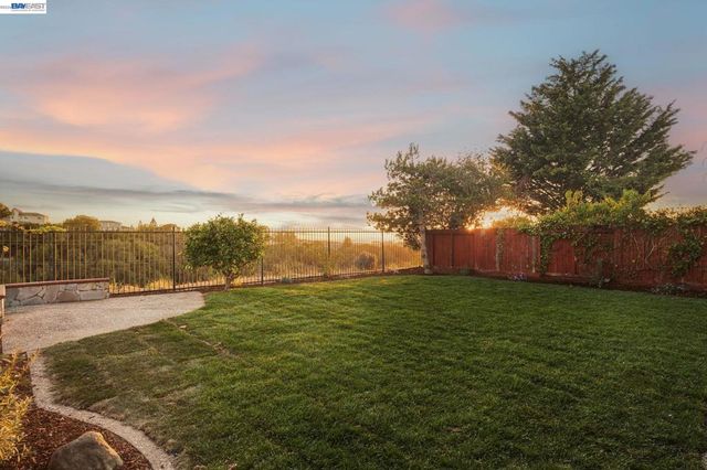 25781 Durrwood Ct, Castro Valley, CA 94552