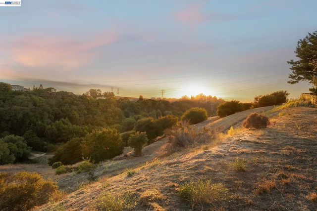 25781 Durrwood Ct, Castro Valley, CA 94552