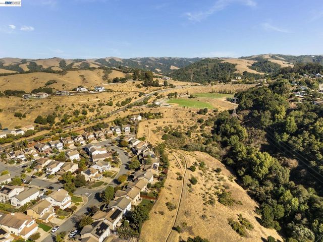 25781 Durrwood Ct, Castro Valley, CA 94552