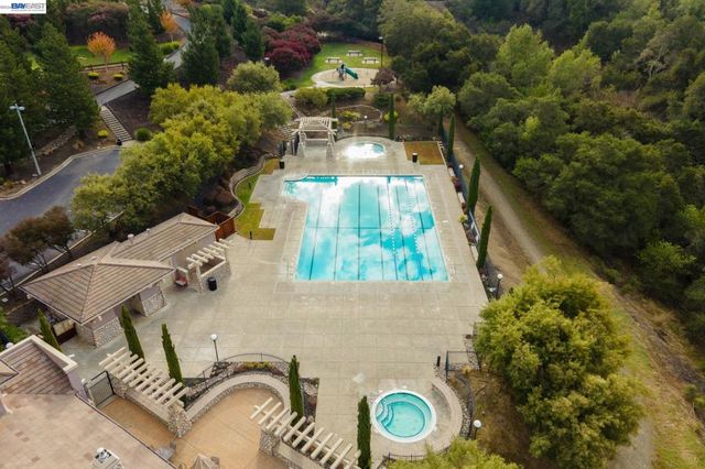 25781 Durrwood Ct, Castro Valley, CA 94552