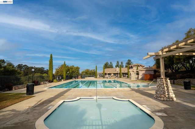 25781 Durrwood Ct, Castro Valley, CA 94552