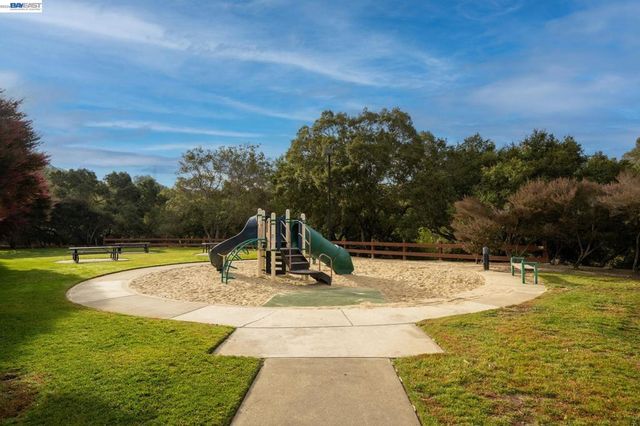 25781 Durrwood Ct, Castro Valley, CA 94552