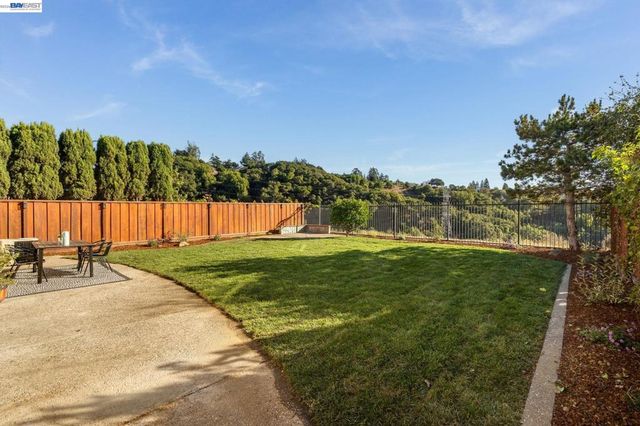 25781 Durrwood Ct, Castro Valley, CA 94552