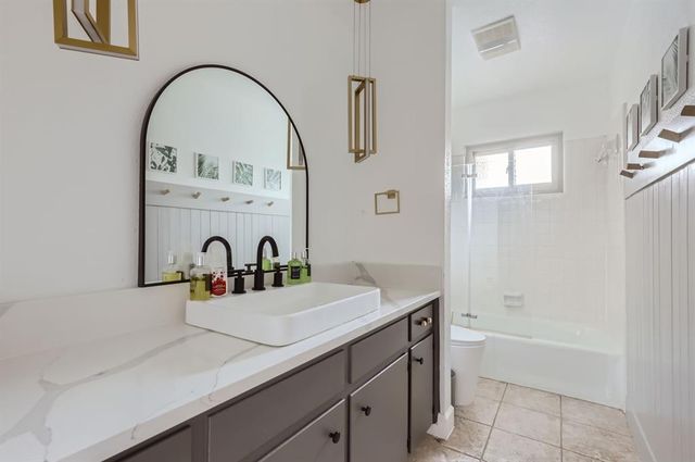 9513 Braeburn GLN, Austin, TX 78729