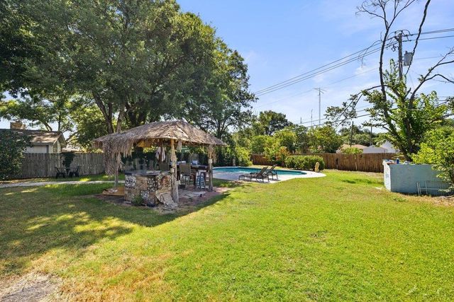 9513 Braeburn GLN, Austin, TX 78729