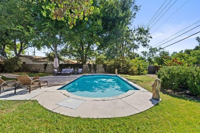 9513 Braeburn GLN, Austin, TX 78729
