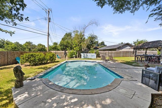 9513 Braeburn GLN, Austin, TX 78729
