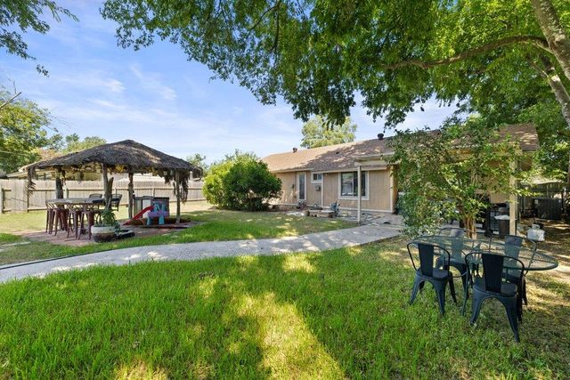 9513 Braeburn GLN, Austin, TX 78729