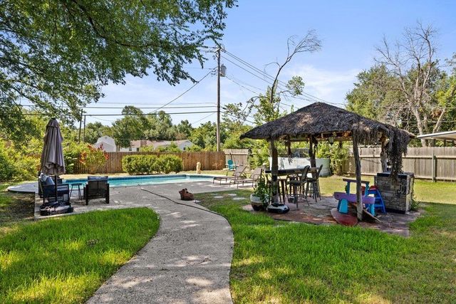 9513 Braeburn GLN, Austin, TX 78729
