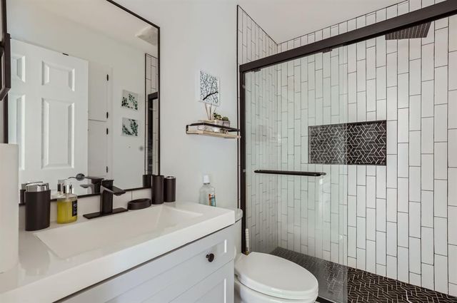 9513 Braeburn GLN, Austin, TX 78729