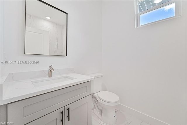 2045 Carver Ave, Fort Myers, FL 33916