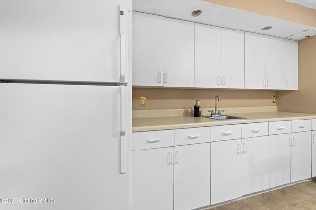 1606 Sutherland Dr, Louisville, KY 40205