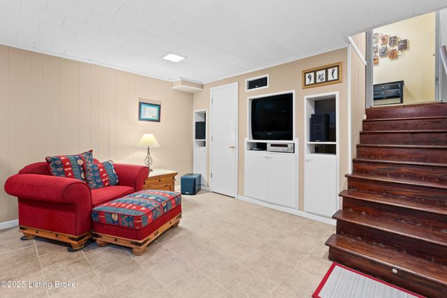 1606 Sutherland Dr, Louisville, KY 40205