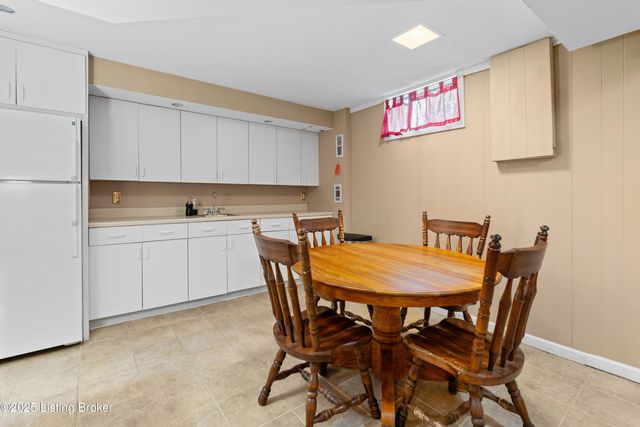 1606 Sutherland Dr, Louisville, KY 40205