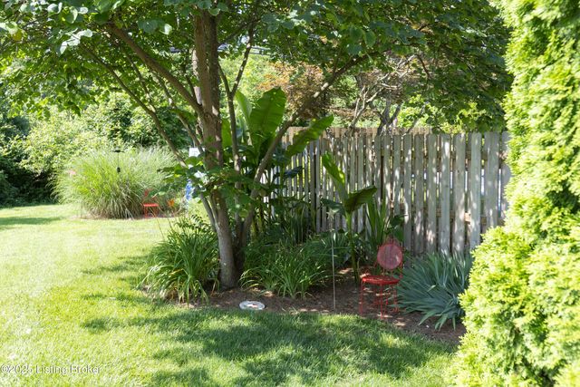 1606 Sutherland Dr, Louisville, KY 40205