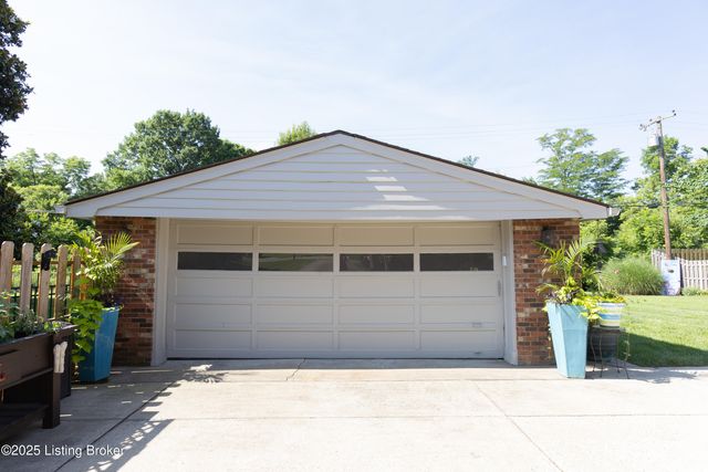 1606 Sutherland Dr, Louisville, KY 40205