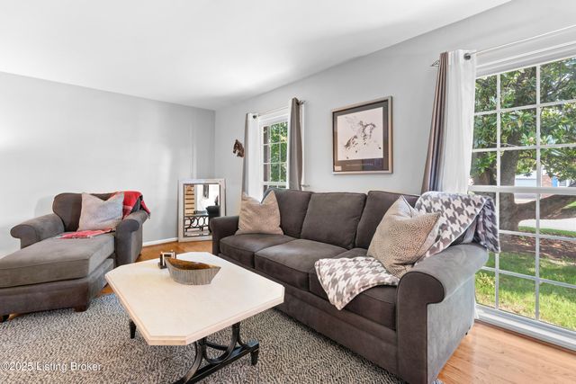 1606 Sutherland Dr, Louisville, KY 40205