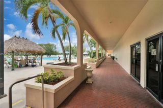 440 Lakeview Dr 204, Weston, FL 33326