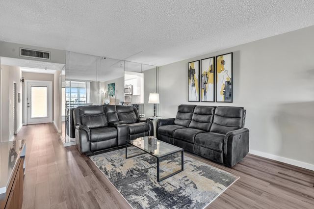 14623 Bonaire Boulevard 410, Delray Beach, FL 33446