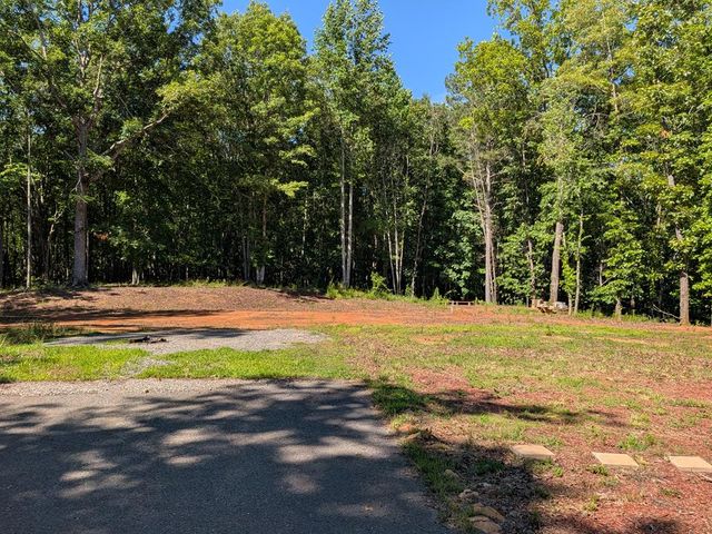 12 Daisy Drive, Brasstown, NC 28902