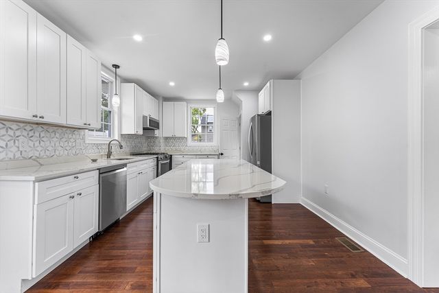 70 Edgehill Rd, Winthrop, MA 02152