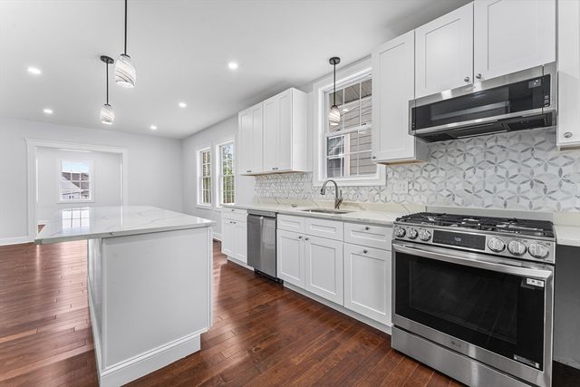 70 Edgehill Rd, Winthrop, MA 02152