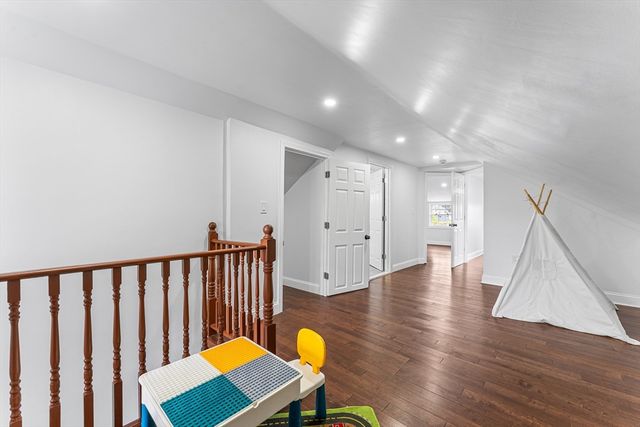 70 Edgehill Rd, Winthrop, MA 02152