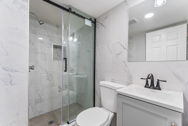 70 Edgehill Rd, Winthrop, MA 02152