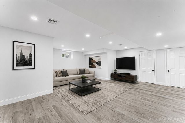 70 Edgehill Rd, Winthrop, MA 02152